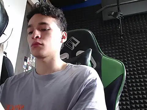 Snapshot of Curly_Angel24 chatting on February 19, 2026, 2:57 pm Curly Angel24 online show from February 19, 2026, 2:57 pm