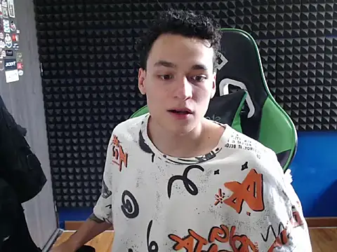 Snapshot of Curly_Angel24 chatting on March 1, 2026, 7:49 pm Curly Angel24 online show from March 1, 2026, 7:49 pm