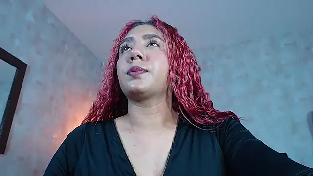 IsabelaLatina online show from June 17, 2026, 6:38 am