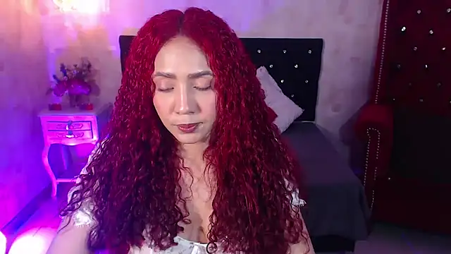 IsabelaLatina online show from July 5, 2026, 3:34 am