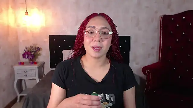 IsabelaLatina online show from July 16, 2026, 12:49 am
