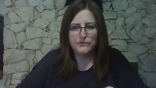 Madeline Beau online show from November 6, 2025, 5:36 pm