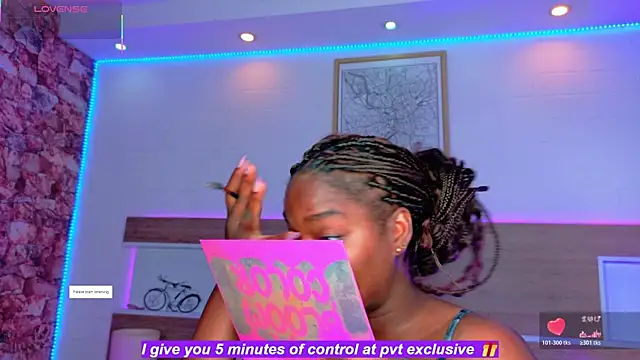 KAROL-SCOTT online show from May 1, 2026, 6:56 pm
