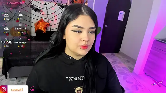 martinasaez online show from October 18, 2025, 8:09 pm