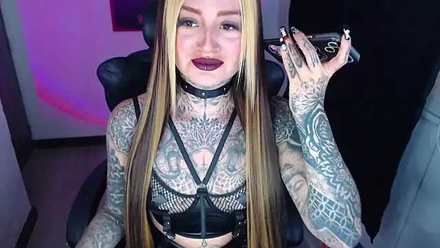 Snapshot of Anaii_Gomez chatting on December 9, 2024, 7:18 pm Anaii Gomez online show from December 9, 2024, 7:18 pm