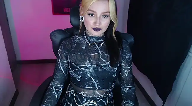 Snapshot of Anaii_Gomez chatting on January 17, 2025, 7:49 pm Anaii Gomez online show from January 17, 2025, 7:49 pm