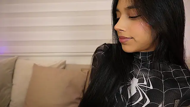 Snapshot of Ariadna5 chatting on December 23, 2024, 12:14 am Ariadna5 online show from December 23, 2024, 12:14 am