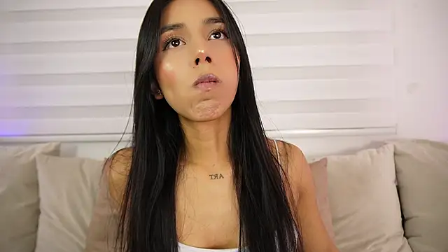 Snapshot of Ariadna5 chatting on February 6, 2025, 2:44 am Ariadna5 online show from February 6, 2025, 2:44 am