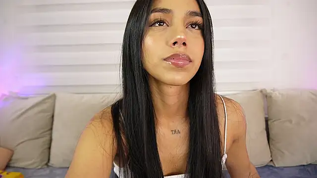 Snapshot of Ariadna5 chatting on February 13, 2025, 4:11 am Ariadna5 online show from February 13, 2025, 4:11 am