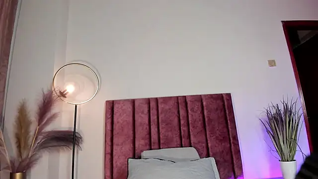 NoraDasilva online show from March 4, 2026, 10:16 pm