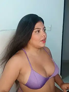 Snapshot of kiara-evans02 chatting on September 25, 2025, 10:24 pm kiara-evans02 online show from September 25, 2025, 10:24 pm