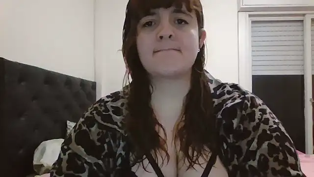 Snapshot of Bombon_ok chatting on November 2, 2025, 4:37 am Bombon ok online show from November 2, 2025, 4:37 am