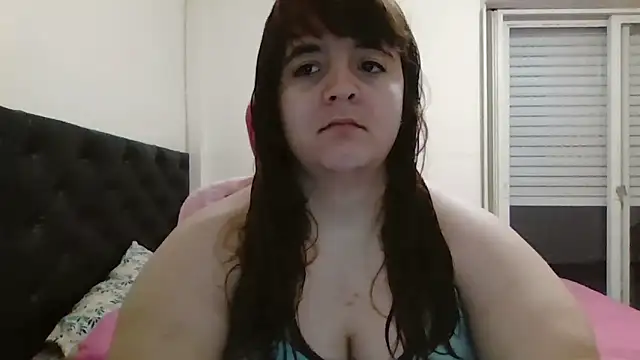 Snapshot of Bombon_ok chatting on November 9, 2025, 11:03 pm Bombon ok online show from November 9, 2025, 11:03 pm