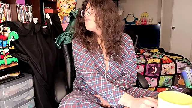 ShinyCherub online show from February 11, 2026, 4:06 am