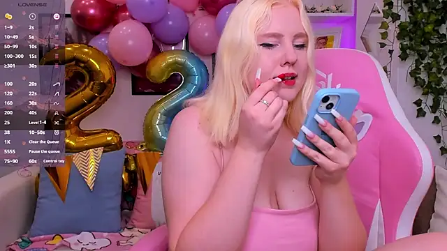 art lovee online show from October 7, 2025, 1:25 am