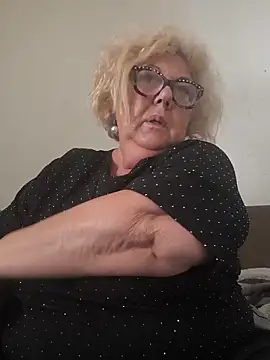 Snapshot of Merilulla chatting on May 14, 2026, 1:51 pm Merilulla online show from May 14, 2026, 1:51 pm
