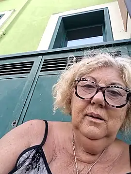 Snapshot of Merilulla chatting on June 7, 2026, 11:36 am Merilulla online show from June 7, 2026, 11:36 am