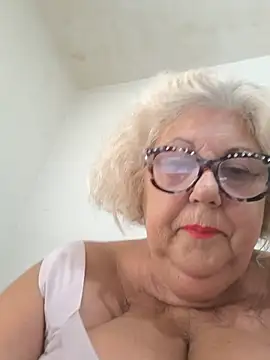 Snapshot of Merilulla chatting on June 23, 2026, 1:42 pm Merilulla online show from June 23, 2026, 1:42 pm