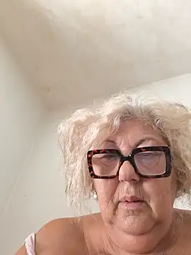 Snapshot of Merilulla chatting on July 9, 2026, 10:19 am Merilulla online show from July 9, 2026, 10:19 am