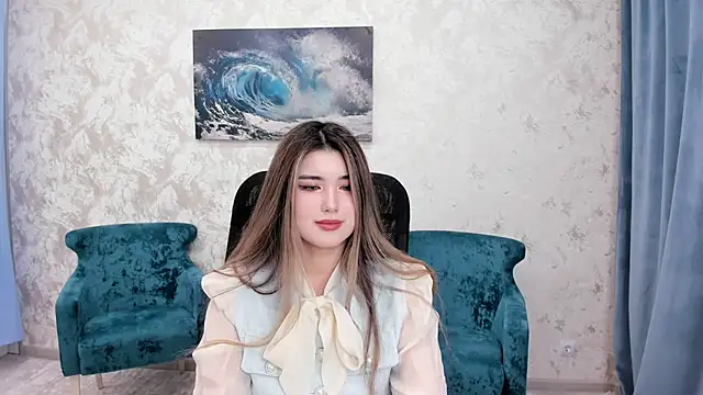 AnneTLi online show from December 4, 2024, 7:12 pm