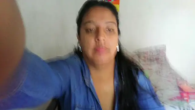 Snapshot of almaswan1 chatting on February 6, 2025, 2:15 pm almaswan1 online show from February 6, 2025, 2:15 pm