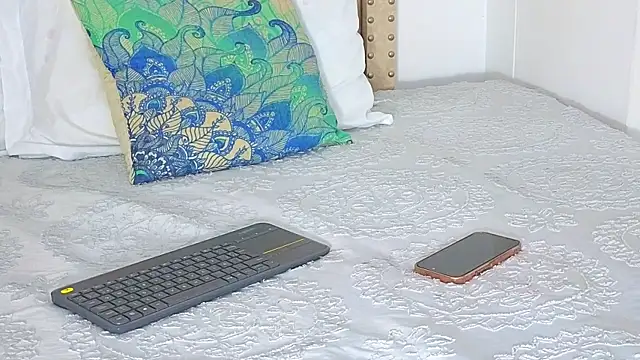 Snapshot of KeryHillson chatting on October 28, 2025, 11:47 am KeryHillson online show from October 28, 2025, 11:47 am