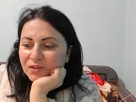 Lillian2 online show from January 3, 2025, 6:11 am