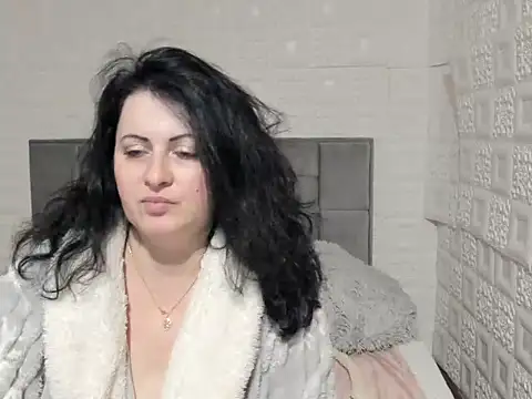 Lillian2 online show from January 24, 2025, 6:56 pm