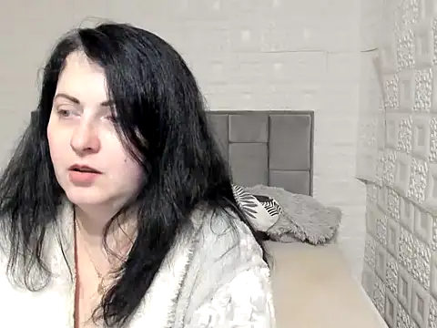 Lillian2 online show from February 16, 2025, 10:10 am