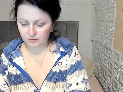 Lillian2 online show from March 14, 2025, 10:05 pm