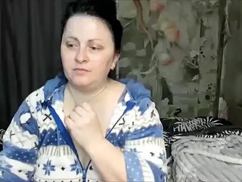 Snapshot of Lillian2 chatting on May 7, 2026, 5:18 pm Lillian2 online show from May 7, 2026, 5:18 pm