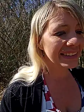 Snapshot of Sexy_Sparkling_ chatting on March 8, 2025, 11:05 am Sexy Sparkling online show from March 8, 2025, 11:05 am