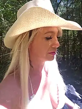 Sexy Sparkling  online show from April 26, 2026, 10:13 am