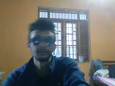 Snapshot of Rusiru32 chatting on December 15, 2025, 12:48 am Rusiru32 online show from December 15, 2025, 12:48 am