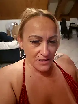 Isabellaa04 online show from July 26, 2026, 12:30 am