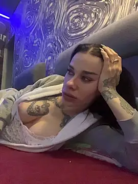 Queen of pain online show from December 22, 2025, 6:43 am