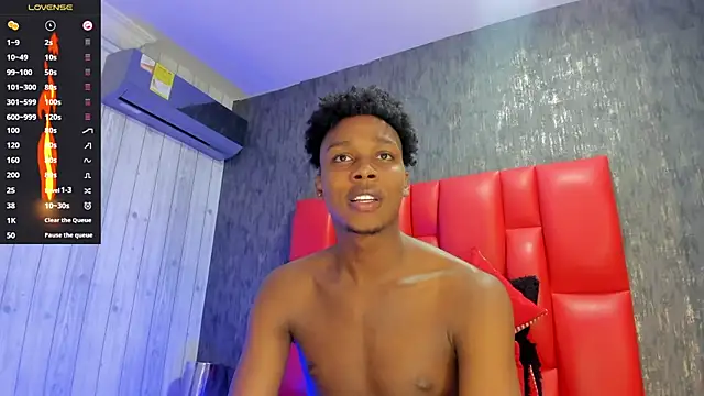 Snapshot of DominicSccott chatting on March 7, 2025, 12:56 pm DominicSccott online show from March 7, 2025, 12:56 pm