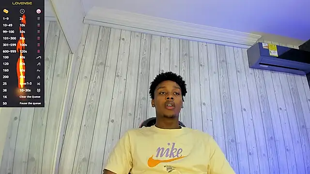 Snapshot of DominicSccott chatting on March 8, 2025, 12:41 pm DominicSccott online show from March 8, 2025, 12:41 pm