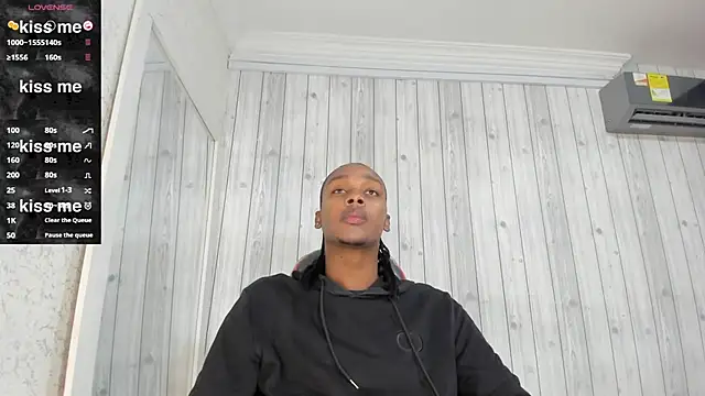 Snapshot of DominicSccott chatting on March 13, 2025, 12:02 pm DominicSccott online show from March 13, 2025, 12:02 pm