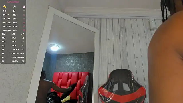 Snapshot of DominicSccott chatting on September 19, 2025, 12:28 pm DominicSccott online show from September 19, 2025, 12:28 pm