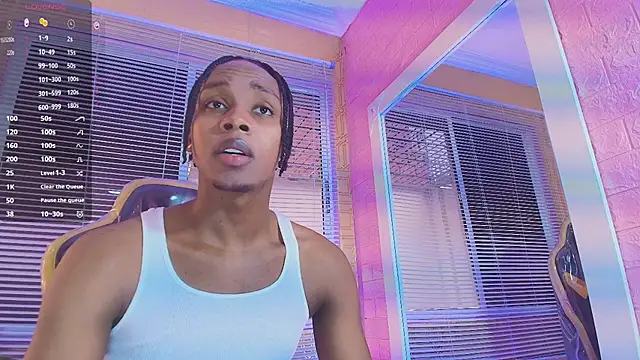 Snapshot of DominicSccott chatting on September 21, 2025, 1:24 pm DominicSccott online show from September 21, 2025, 1:24 pm