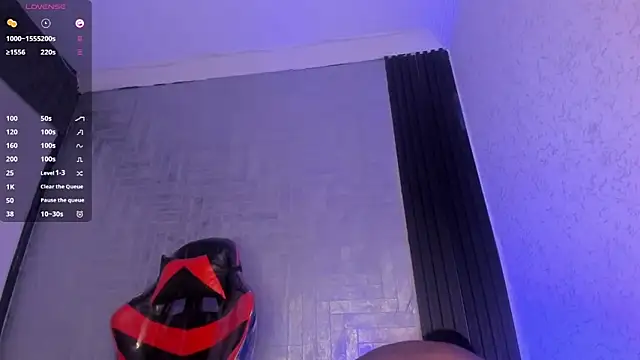 Snapshot of DominicSccott chatting on October 22, 2025, 1:00 pm DominicSccott online show from October 22, 2025, 1:00 pm