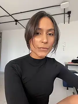 AnaRoxane  online show from February 13, 2025, 10:43 pm
