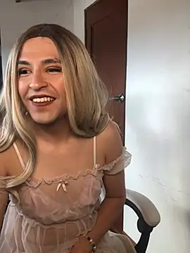 Snapshot of Aly_scarf chatting on January 6, 2025, 4:55 pm Aly scarf online show from January 6, 2025, 4:55 pm