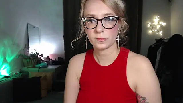 welliza online show from October 19, 2025, 11:27 pm