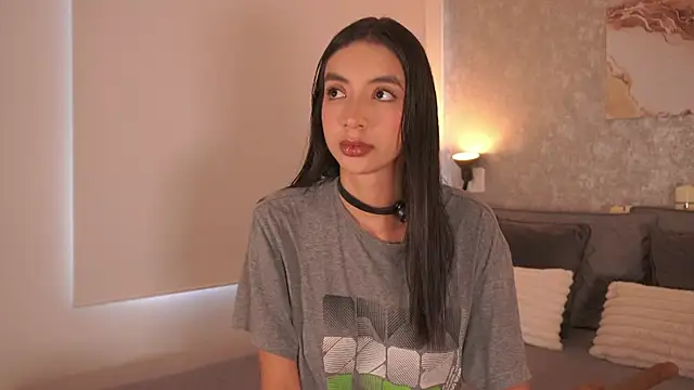LillyThompson online show from June 20, 2026, 8:22 pm