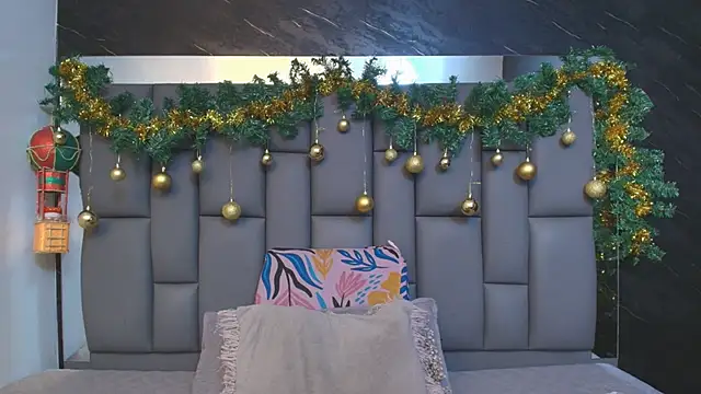  MiaBrown  online show from December 15, 2025, 12:09 pm