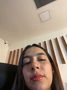 Snapshot of Nicollemays chatting on February 16, 2025, 12:30 am Nicollemays online show from February 16, 2025, 12:30 am