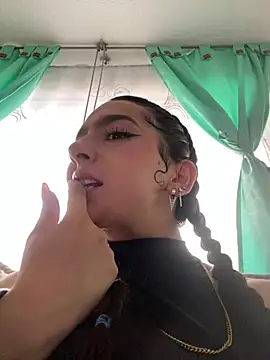 Snapshot of Nicollemays chatting on March 17, 2025, 12:04 pm Nicollemays online show from March 17, 2025, 12:04 pm