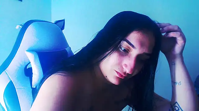Snapshot of liz_dirty chatting on May 19, 2026, 10:38 pm liz dirty online show from May 19, 2026, 10:38 pm